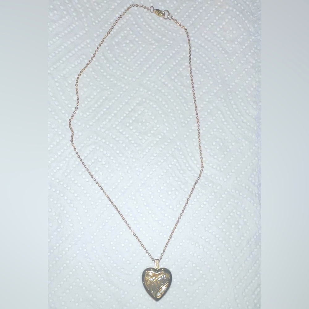 Yellow Gold Locket Heart Pendant (says Mom) with Chain 18In Rope Necklace